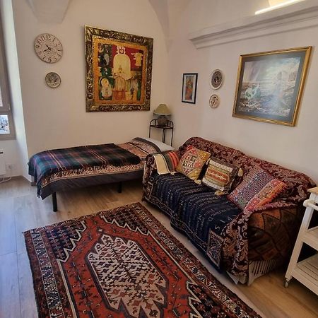 Beautifully Restored Romantic Apartment In The Centre Of Historic Dolcedo Exterior photo