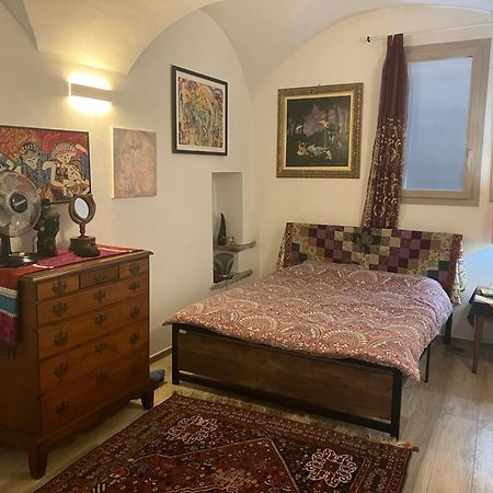 Beautifully Restored Romantic Apartment In The Centre Of Historic Dolcedo Exterior photo