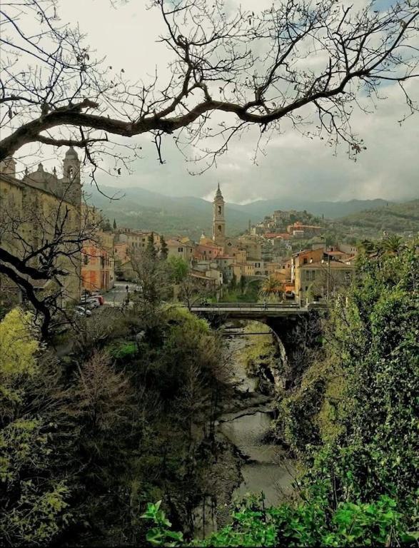 Beautifully Restored Romantic Apartment In The Centre Of Historic Dolcedo Exterior photo