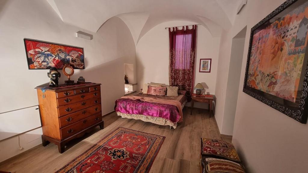 Beautifully Restored Romantic Apartment In The Centre Of Historic Dolcedo Exterior photo
