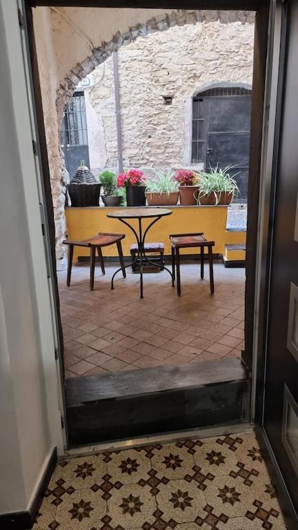 Beautifully Restored Romantic Apartment In The Centre Of Historic Dolcedo Exterior photo